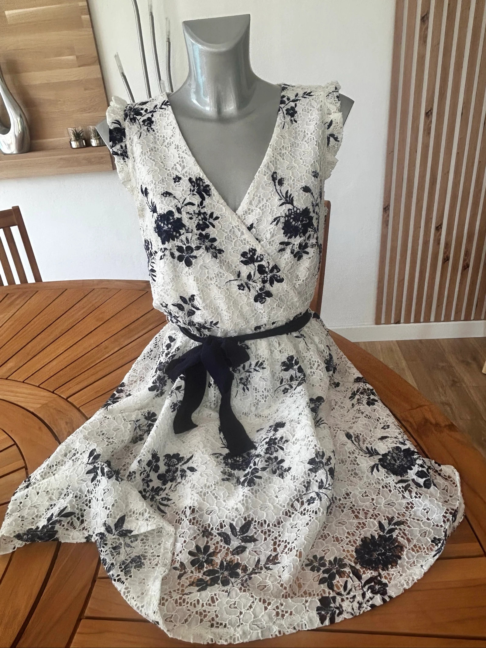 Yessica lace dress ecru & navy blue flowers – Size 38 – photo 7